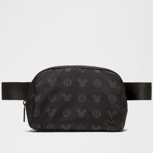 Disney x lululemon everywhere belt bag NWT - Picture 1 of 8